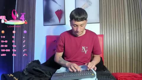 smiith online show from December 4, 7:32 pm