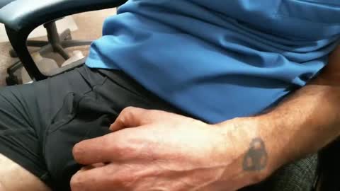 Stick around its a grower online show from December 24, 12:33 am