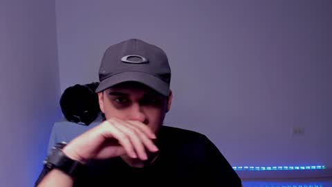 Lian online show from December 20, 9:28 pm