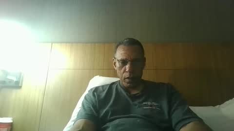 swimmerbod2495 online show from April 1, 3:08 am