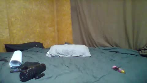 switchleg242 online show from April 15, 6:46 am