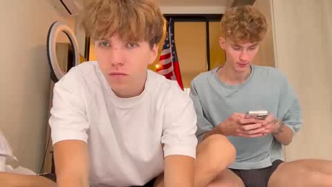 swoopyboy online show from September 29, 9:19 am