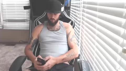 swoozy_ online show from October 10, 5:07 pm