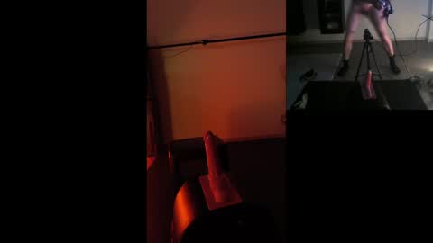 Snapshot of sybianboy chatting on December 5, 6:02 pm SybianBoy online show from December 5, 6:02 pm