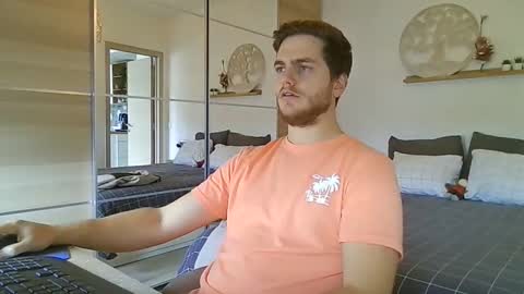 syl092 online show from November 24, 12:28 pm