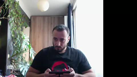 Huracane online show from December 6, 12:05 pm