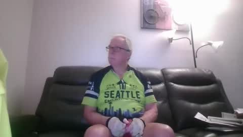 tacrunner66_ online show from April 11, 1:58 pm