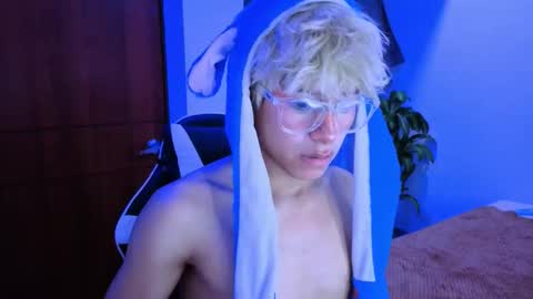 taichi online show from November 13, 10:57 pm