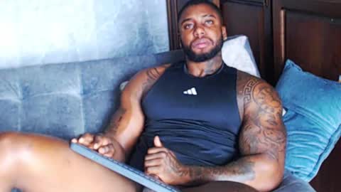 Tairon Tucke online show from December 24, 1:06 pm