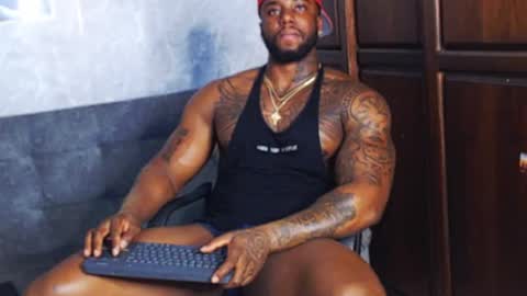 Tairon Tucke online show from December 3, 12:33 am