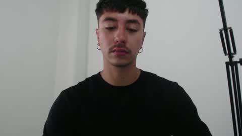 Snapshot of talhi_ chatting on October 25, 7:37 pm talhi_ online show from October 25, 7:37 pm