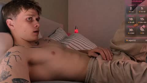 Snapshot of talkinghead7 chatting on September 29, 8:59 pm Colin online show from September 29, 8:59 pm