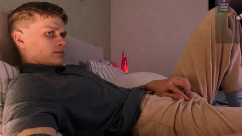 Snapshot of talkinghead7 chatting on October 4, 8:13 pm Colin online show from October 4, 8:13 pm