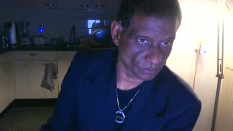 Genaro Thode online show from May 22, 10:04 pm
