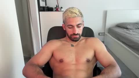 tarquit8 online show from September 13, 1:23 pm