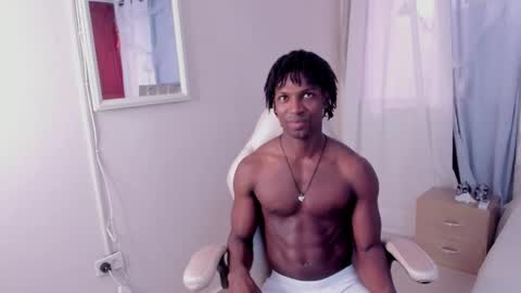 Snapshot of tau_montes chatting on October 27, 2:41 pm tau_montes online show from October 27, 2:41 pm