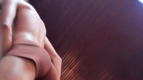 Snapshot of tayler_swift1 chatting on December 12, 6:47 am tayler_swift1 online show from December 12, 6:47 am