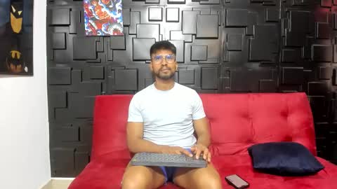 taylormaccurdy_ online show from March 4, 6:59 pm