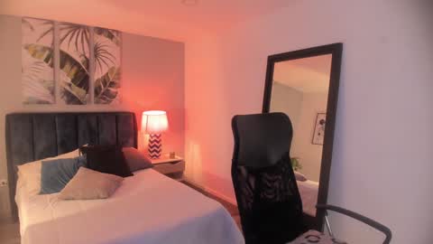 Snapshot of tbastian chatting on January 13, 9:31 pm BASTIAN online show from January 13, 9:31 pm