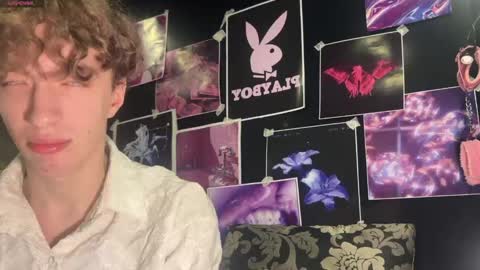 Yan     online show from March 16, 9:52 pm