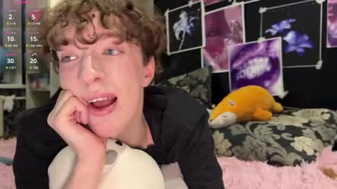 Yan     online show from March 8, 10:03 pm