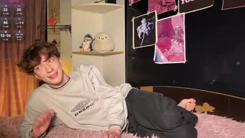 Yan     online show from June 18, 6:35 pm
