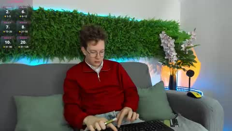 Teddy online show from December 2, 9:23 am