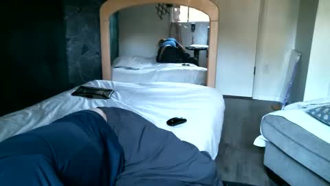 Axle online show from December 17, 10:00 pm