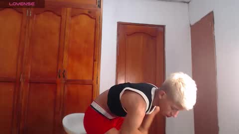 tessachains online show from March 2, 5:08 am