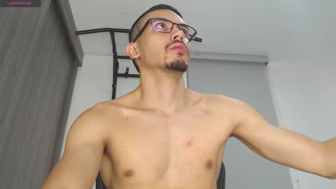 INSTAGRAM   Th1rss online show from December 8, 2:19 pm