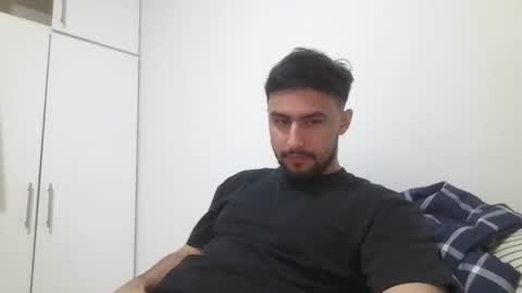 ThaiGuy online show from January 4, 10:38 am