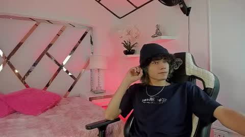 thanier_18 online show from July 9, 3:22 am
