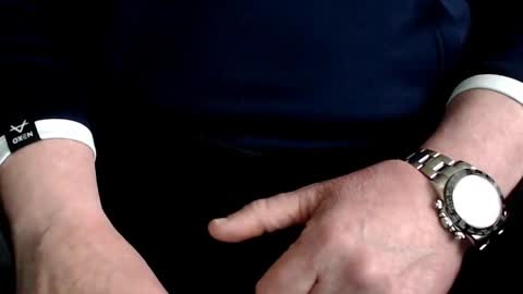 Snapshot of the1pocketrocket chatting on January 1, 1:27 pm the1pocketrocket online show from January 1, 1:27 pm