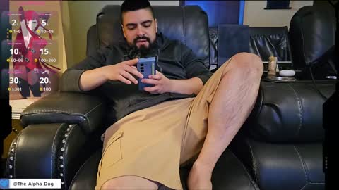 Snapshot of the_alpha_dog_xxx chatting on January 11, 5:29 pm the_alpha_dog_xxx online show from January 11, 5:29 pm