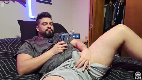 Snapshot of the_alpha_dog_xxx chatting on December 6, 4:14 am the_alpha_dog_xxx online show from December 6, 4:14 am