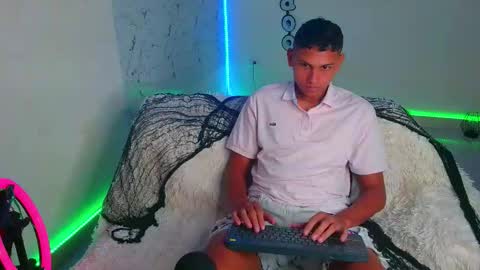 Snapshot of the_crack71 chatting on October 11, 2:10 pm Sean OPry   online show from October 11, 2:10 pm