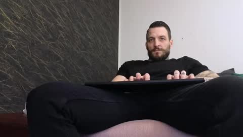 Snapshot of thebestmuscles chatting on March 3, 10:55 am John online show from March 3, 10:55 am