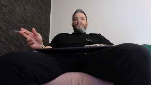 Snapshot of thebestmuscles chatting on February 27, 10:04 am John online show from February 27, 10:04 am