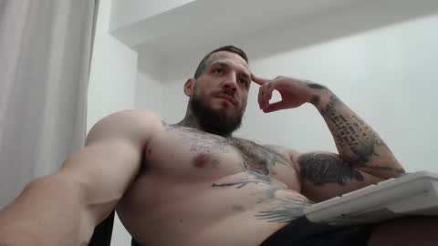 Snapshot of thebestmuscles chatting on October 4, 8:46 pm John online show from October 4, 8:46 pm