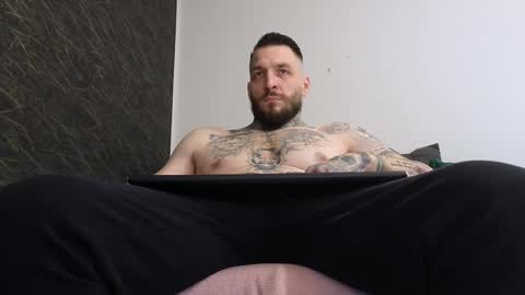 Snapshot of thebestmuscles chatting on March 5, 7:05 am John online show from March 5, 7:05 am