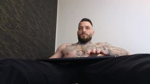 Snapshot of thebestmuscles chatting on March 5, 5:08 pm John online show from March 5, 5:08 pm