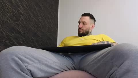 Snapshot of thebestmuscles chatting on March 8, 6:52 am John online show from March 8, 6:52 am