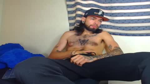 independent Model online show from February 18, 9:31 pm