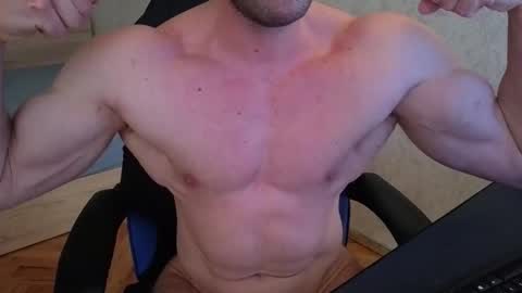 Snapshot of thefitgiant chatting on March 1, 12:01 pm Vince online show from March 1, 12:01 pm