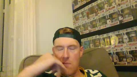 Snapshot of thegingerjim chatting on October 19, 10:46 pm thegingerjim online show from October 19, 10:46 pm