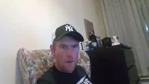 Snapshot of thegingerjim chatting on September 19, 12:24 am thegingerjim online show from September 19, 12:24 am