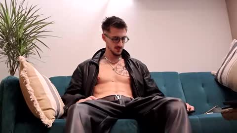 Snapshot of thejoker888 chatting on October 16, 11:13 pm Master Joker online show from October 16, 11:13 pm