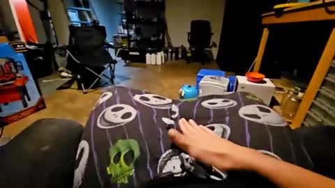 Snapshot of thenewone22901 chatting on December 24, 9:50 am thenewone22901 online show from December 24, 9:50 am