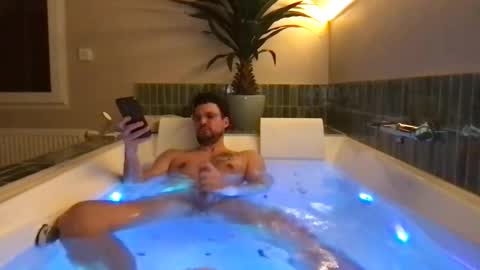 thenudeworldrover online show from April 19, 9:06 pm