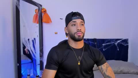 Snapshot of theo_sky1 chatting on October 27, 4:42 pm Theo Sky online show from October 27, 4:42 pm